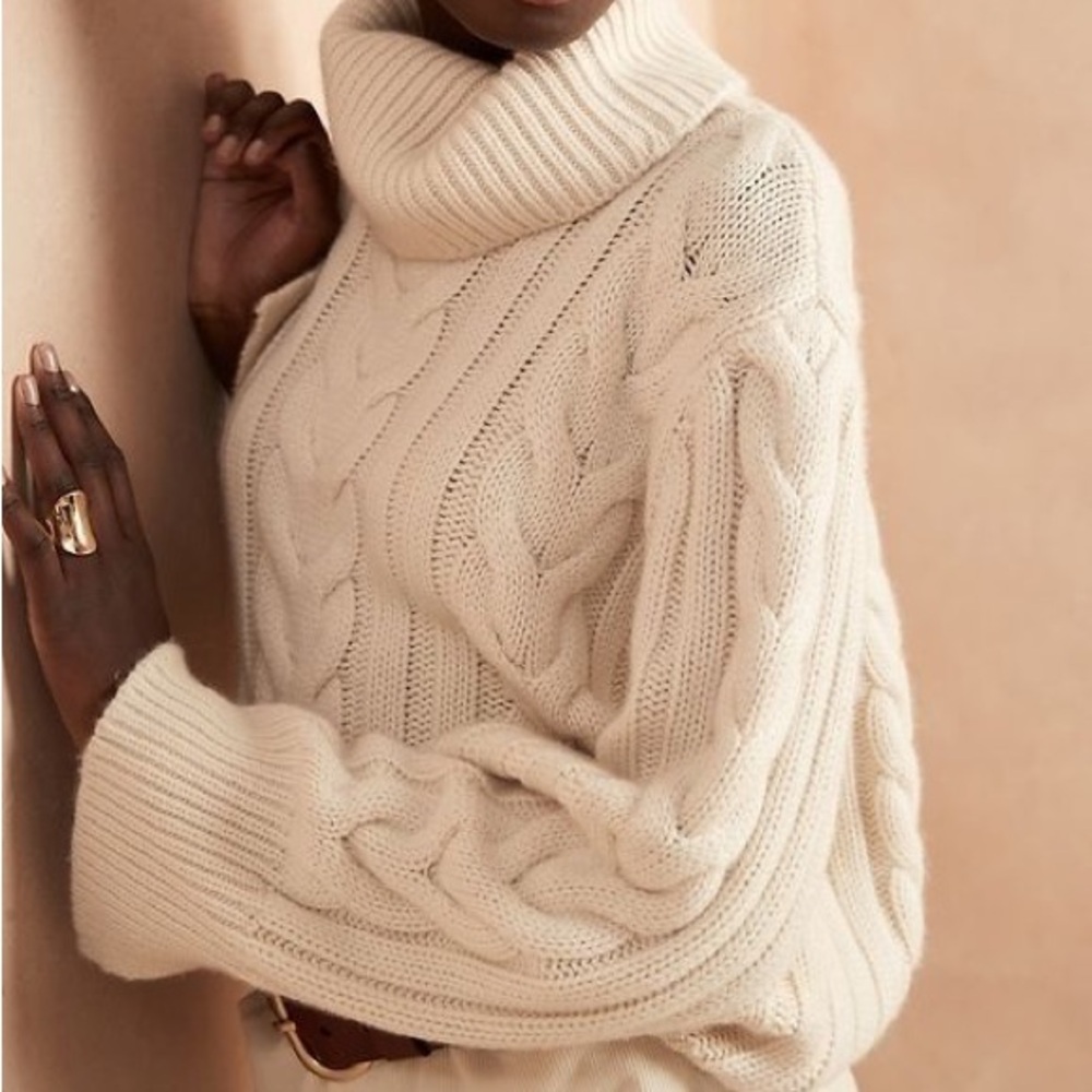 Banana Republic Cream Heavy-Knit Turtleneck Sweater